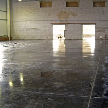 В ходе реконструкции полы были заменены на бетонные с упрочненным верхним слоем