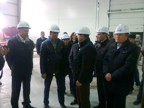 Президент Чувашии М. Игнатьев с визитом на строящемся объекте