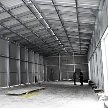 Ограждающие конструкции холодного склада - из профилированного стального листа.