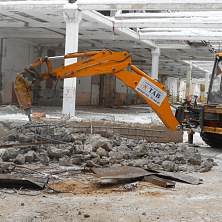 Гидромолот продовит демонтажные работы на строительстве центра оптово-розничной торговли в г. Чебоксары